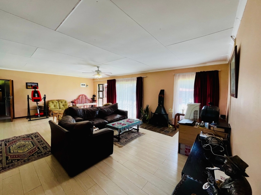 To Let 3 Bedroom Property for Rent in Bainsvlei Free State